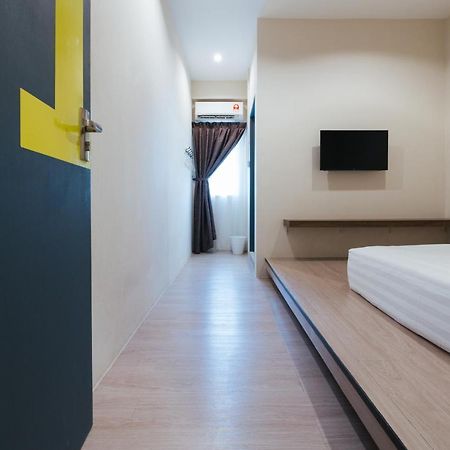 A° Hotel Semporna Bagian luar foto
